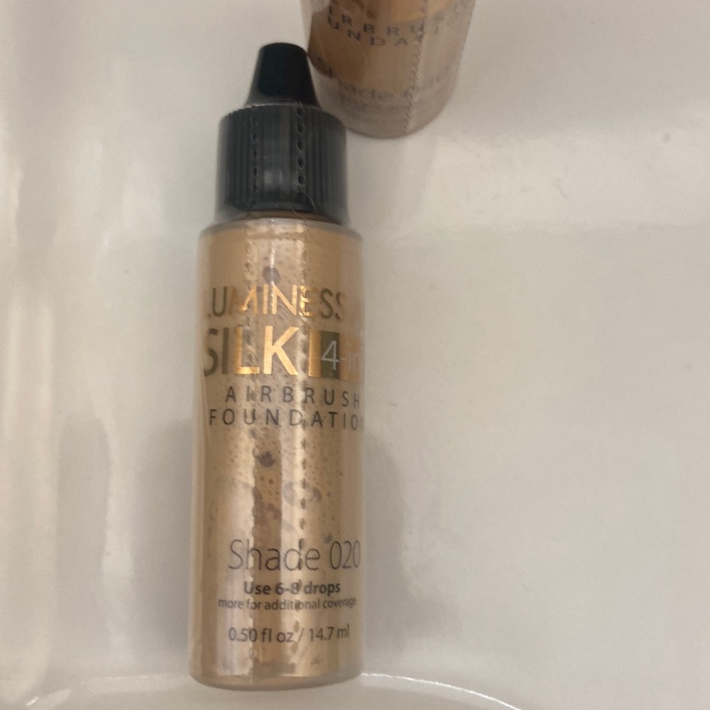 Luminess Air Silk 4 in 1 airbrush foundation - Shade 020